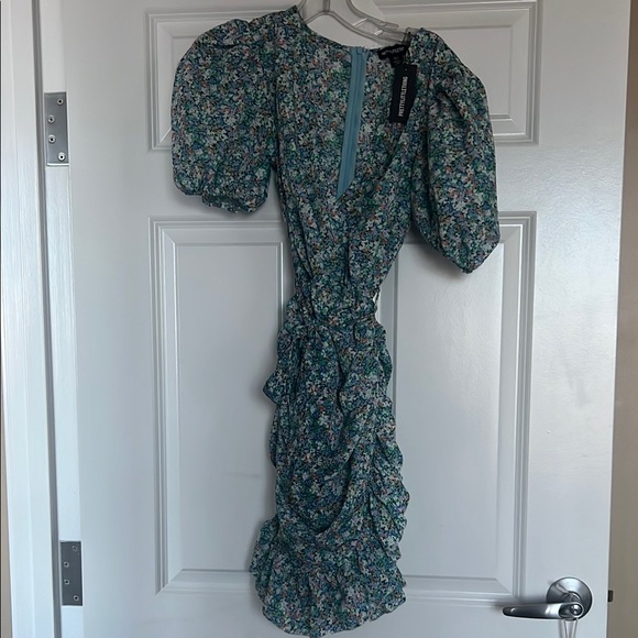 🩵 NWT Pretty Little Thing BLUE FLORAL CHIFFON PUFF SLEEVE RUCHED BODYCON DRESS 🩵 - Picture 3 of 7